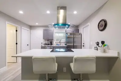 Image de New 3/2 Remodel near Downtown