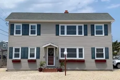 Image de Wi/Fi. Deck. Outside Shower. Cable. Beach Badges. Private Yard. Ocean 146958