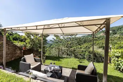 Image de Magnifique maison à Marliana avec WiFi