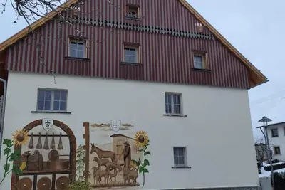 Image de Old oil mill later shepherd's house, whole house