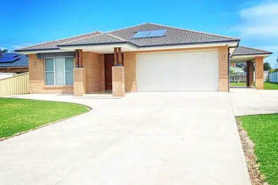 Image de Modern Beach House Retreat - 3 min walk to beach!