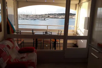 Joli studio avec superbe vue et parking privé à 5 mn des plages