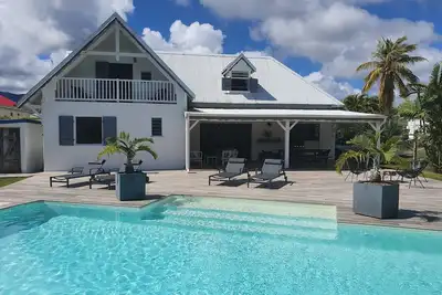 Image de Villa vue sur mer et proche des rivières, à 2mn du parc floral de Valombreuse