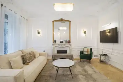 Image de Champs Elysées! Montaigne, New&Luxurious 6pers flat