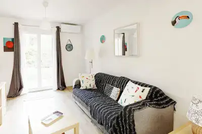 Image de Large air-conditioned studio with terrace, page at 10 Mn