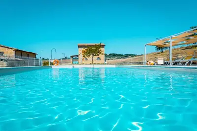 Image de Flat with private veranda, shared pool, quiet location for a relaxing holiday, sl 6
