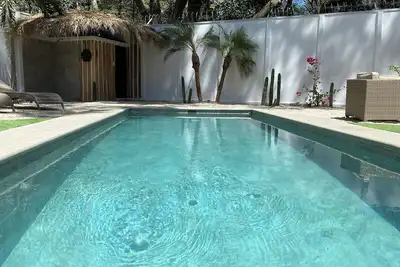 Image de New Villa a few steps from the beach.
