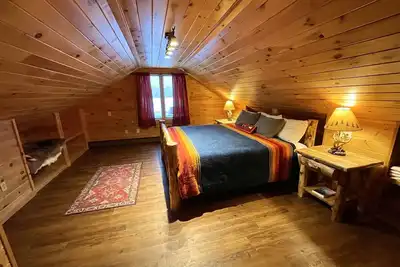 Image de Luxurious Adirondack Rustic Cabin on Snowmobile Trails