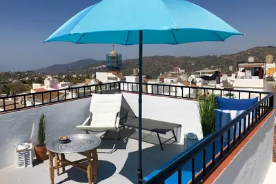 Image de Townhouse w\/ spectacular views in the centre of Competa