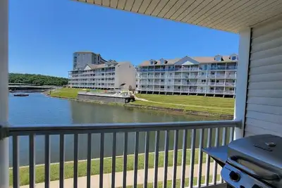 Image de Lakefront Parkview Bay 3br/2bath Condo, 3 Pools