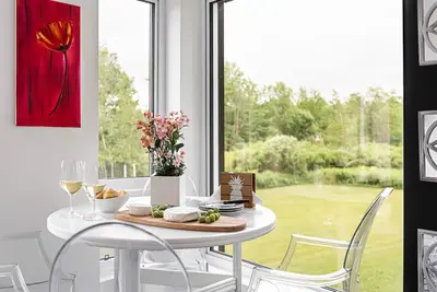 Image de Modern Cottage w/Jacuzzi, Fireplace, facing Bikepath & Bromont Aquatic Resort