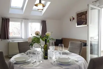 Image de Superbe appartement de 2 chambres à.