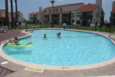 Image de Beautiful waterfront condo on Aransas Bay. Pool. Lighted Pier. Tennis. Boat Slip