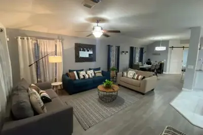 Image de 4 Bedrooms/ Near Sea World/ Lackland Remodeled