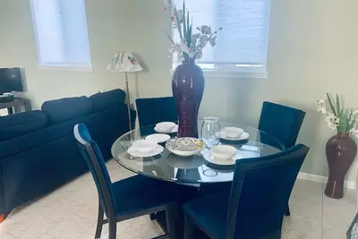 Image de Saint Clair River  Two Bedroom apt private entrance New Construction
