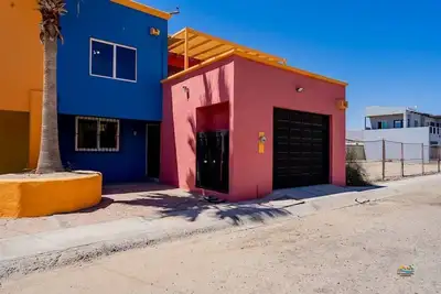 Image de Condo 4, In town and steps to the beach and Malecon