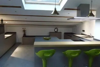 Image de Bel appartement mansardé, en bordure de forêt, calme absolu.