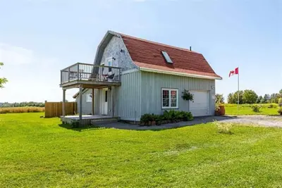 Image de Homestead 1810 - newly renovated barn loft apartment minutes from Charlottetown