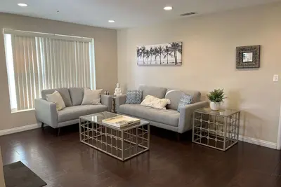 Image de Cozy Home of Arcadia Central