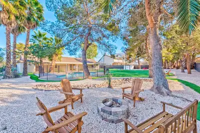 Image de Vip! Huge Backyard One Story Villa Big Pool Stylish Game Room