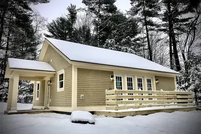 Image de ✪New✪A modern farmhouse cottage near Stowe, Vt!