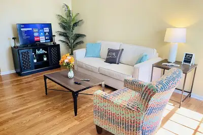 Image de Ocean View! Lovely 1bd/1ba + Free Parking & Pool