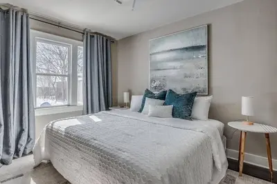 Image de Cozy Crestwood Classic 3br Home!