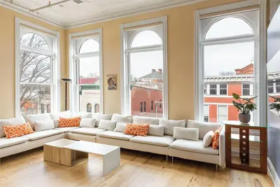 Image de Penthouse Apartment Overlooking Downtown Mall