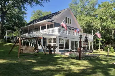 Image de Lakefront Vacation Rental! Walk to Lake Michigan!