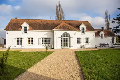 Image de Charmante maison de 240m2 avec bâtisse supplémentaire indépendante de 80 m2