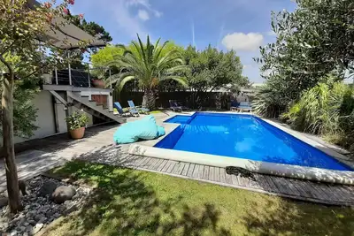 Image de Belle maison avec piscine proche de la mer