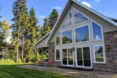 Image de Gorgeous home located on Cardinal Road in Mallard Cove!