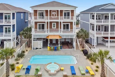 Image de Beach Easy at Ocean Isle Beach, Private Heated Pool and Spa, Tiki Bar, Elevator, great views!