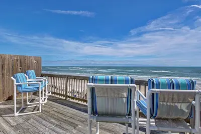 Image de 3 Bedroom, oceanfront home with amazing views