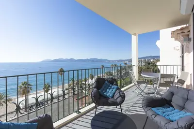 Appartement 3 chambres 125 m2 avec vue exceptionnelle face à la mer