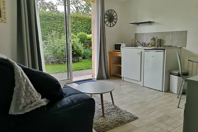 Image de Maya, studio d'hôtes indépendant avec kitchenette