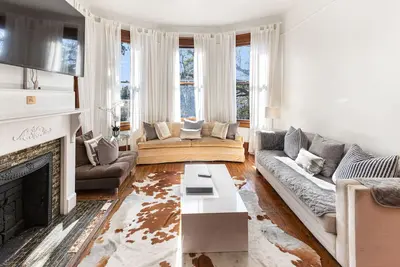 Image de Stylish & Pet Friendly w/ King Beds Near Forsyth Park by Lucky Savannah