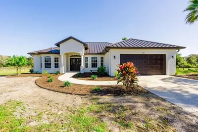 Image de Spacious 4/2 with pool/spa near Myakka Park 30 min from Beaches
