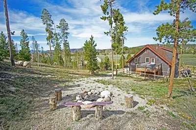 Image de Big Front Deck with Great Views, Private Hot Tub, Firepit, Laundry