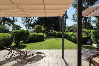 Image de Mediterranean vacation home for 4 people right on the sandy beach