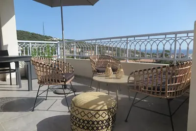 Image de Appartement pour 4 personnes avec grande terrasse vue mer