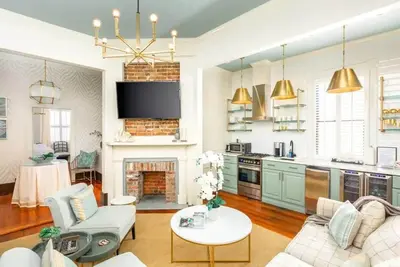 Image de The Inns Renovated & Charming 4br/3ba Downtown