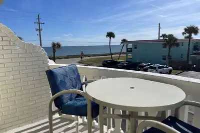 Image de Remodeled Beach Oasis