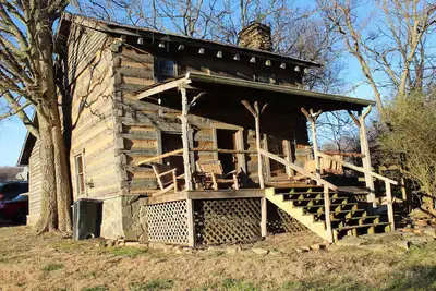 Image de Step back in time a charming 1880 historic cabin