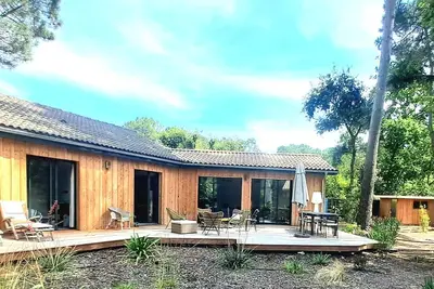 Image de Grande maison lac océan- vacances ou télétravail