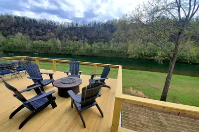 Image de Huge 5\/4 with 5 acres. Privacy and the best river access! 3d and Aerial Tour!