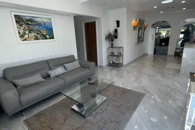 Image de Private Luxury Home With Hot Tub And Minutes From The Beach!