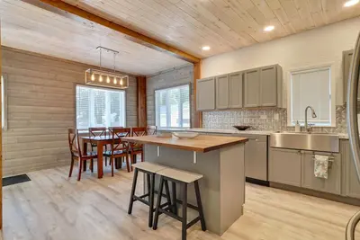 Image de Charming Home Near Downtown and Golf Courses