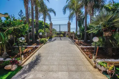 Image de Villa Silvana facing the sea