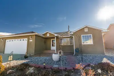 Image de Beautiful Warm and Spacious Home, 3bed/2 full bath
